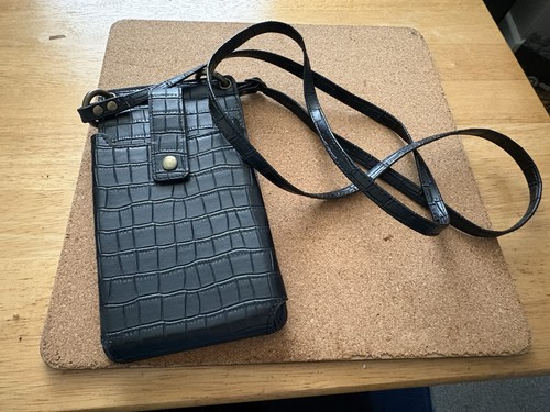 Cross body purse and phone - cross,