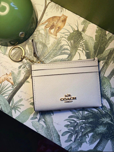 Coach pebbled leather zip - leather, id